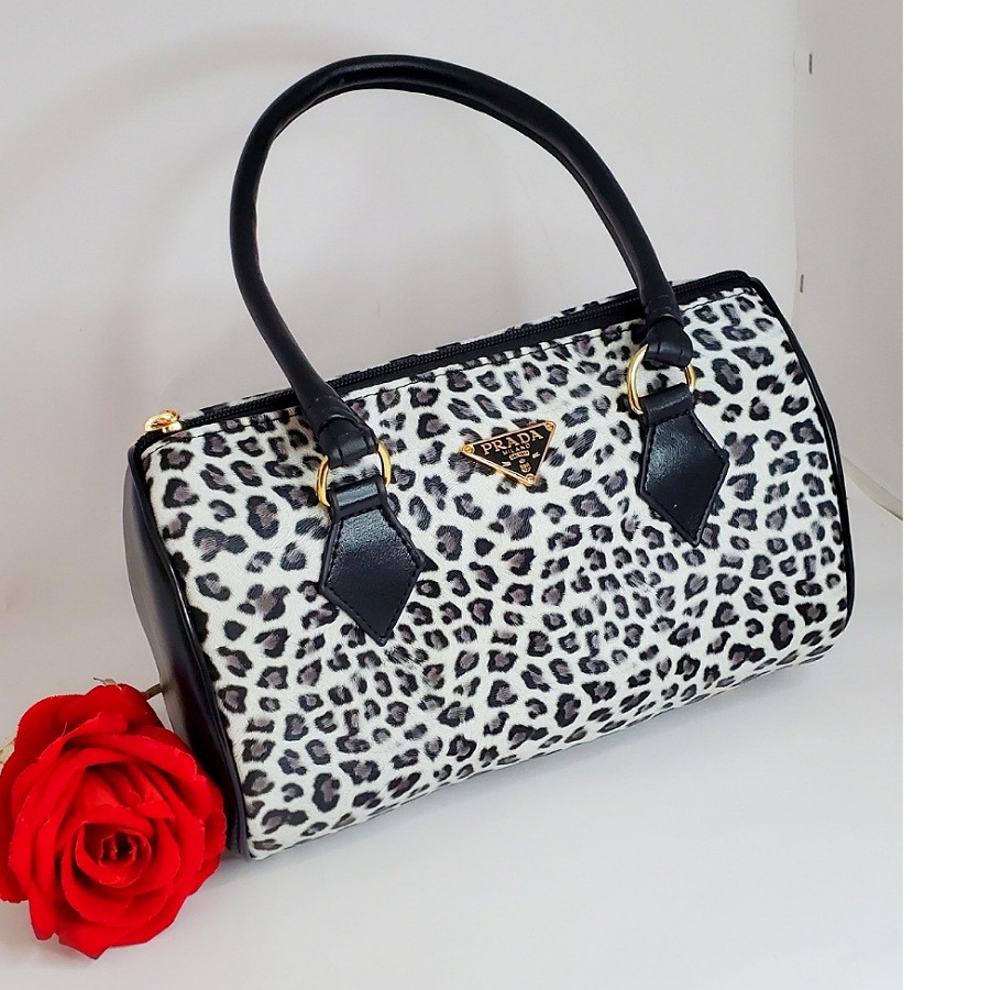 حقيبة جلد النمر الإسطواني حجم وسط